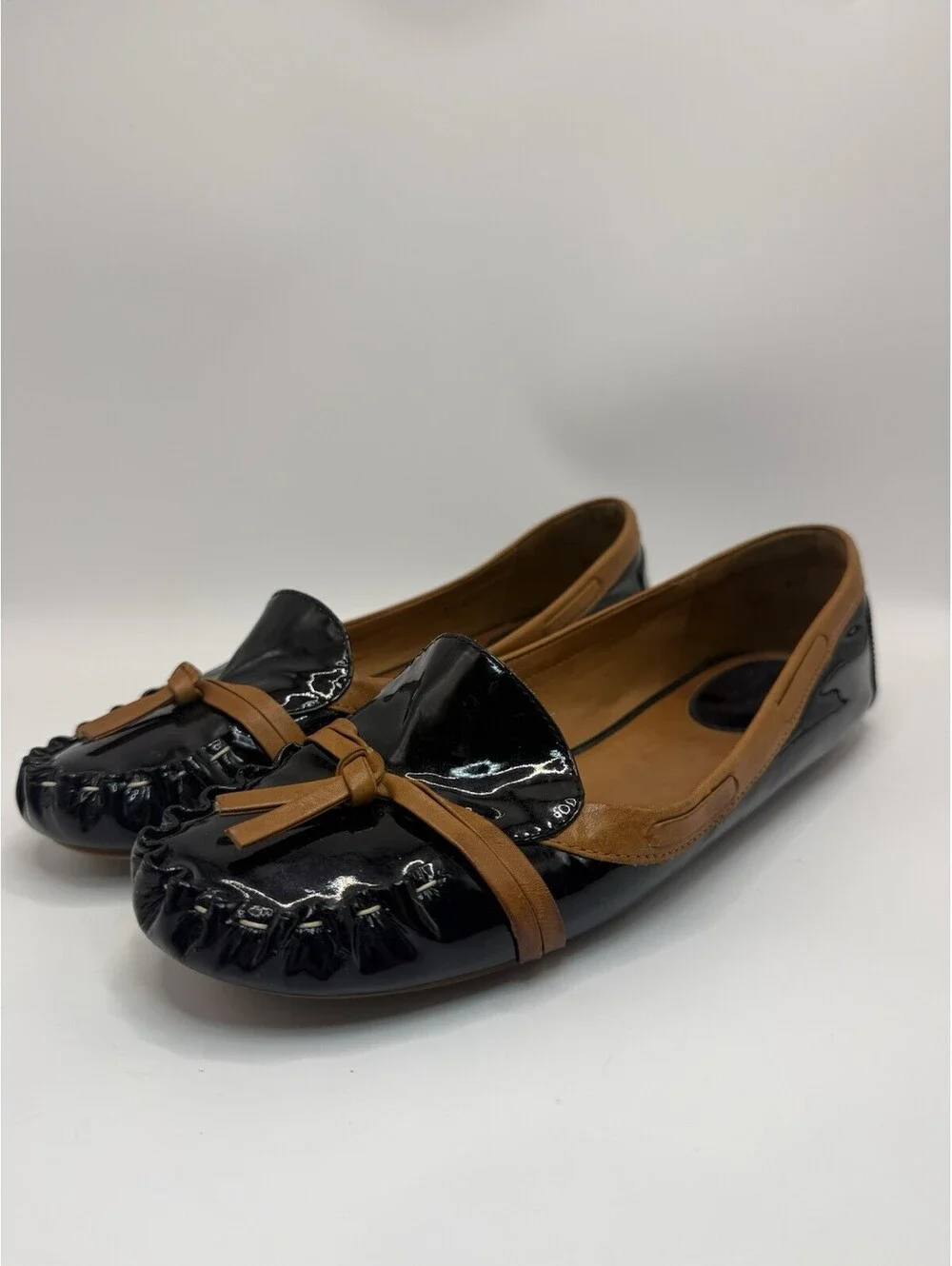Kate Spade Black Patent Leather With Tan Leather Trim Moccasin Women Sz 8.5 US